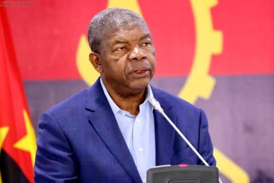 Suspensão de clubes pela FAF é “muito grave” e compromete futebol angolano – João Lourenço