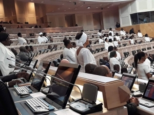 Mulheres parlamentares angolanas pedem agravamento de pena para violência doméstica