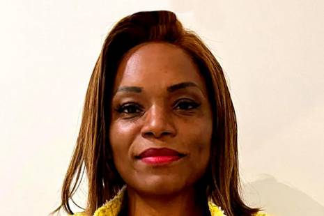 Filha de José Eduardo dos Santos acusa clínica em Barcelona de &quot;sequestrar&quot; o ex-Presidente e &quot;antecipar a sua morte&quot;