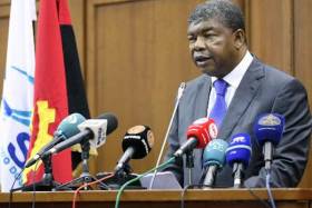 João Lourenço quer substituição das importações para abrir oportunidades de negócios