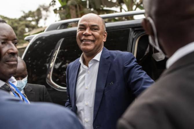 Líder da UNITA reage à contratação da Indra para eleições e fala em “medo” do poder