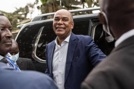 Líder da UNITA reage à contratação da Indra para eleições e fala em “medo” do poder