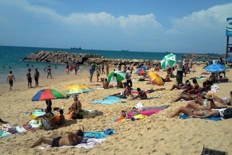 Praias de Luanda reabriram pondo fim a mais de um ano de &quot;sufoco&quot;