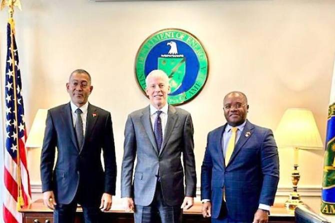 Angola e EUA manifestam interesse do reforço da cooperação em recursos minerais