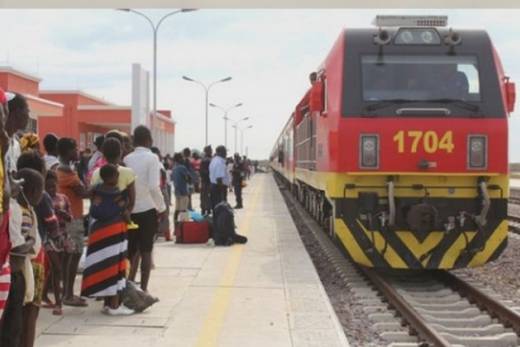Caminho de Ferro de Luanda suspende circulação devido à insegurança