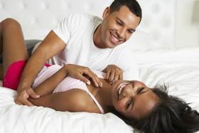 Quantas vezes por semanas os casais deveriam fazer sexo para a saúde mental e hormonal?