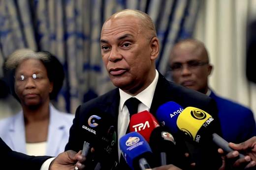 UNITA quer Savimbi e Holden Roberto reconhecidos por mérito em vez de perdão