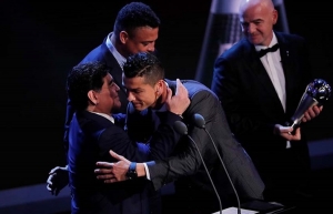 Federação Angolana convida Ronaldo e Maradona para os prémios do futebol em Luanda