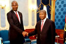 João Lourenço felicita Daniel Chapo pela sua eleição como Presidente de Moçambique