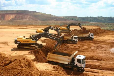 Angola vai licitar cinco concessões nas áreas dos diamantes, ferro e fosfatos