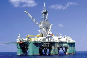 ENI Angola anuncia descoberta com reservas até 300 milhões de barris de petróleo