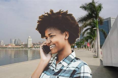 Cerca de 50% dos angolanos usa telemóvel