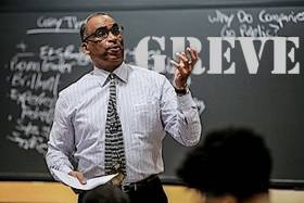 Ministra pede “voto de confiança” aos professores angolanos que anunciam greve na quarta-feira