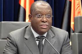 Manuel Vicente prepara livro sobre a sua versão da entrada da Sonangol no BCP