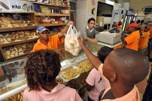 Alertam para &quot;descontentamento generalizado&quot; com aumento de produtos básicos em Angola