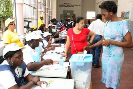 Angola quer acabar com cartão de eleitor até 2027 e permitir voto apenas com BI