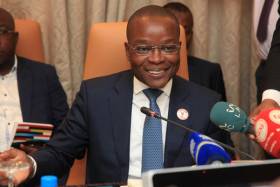 MPLA escolhe Adão de Almeida para presidente da Assembleia Nacional de Angola