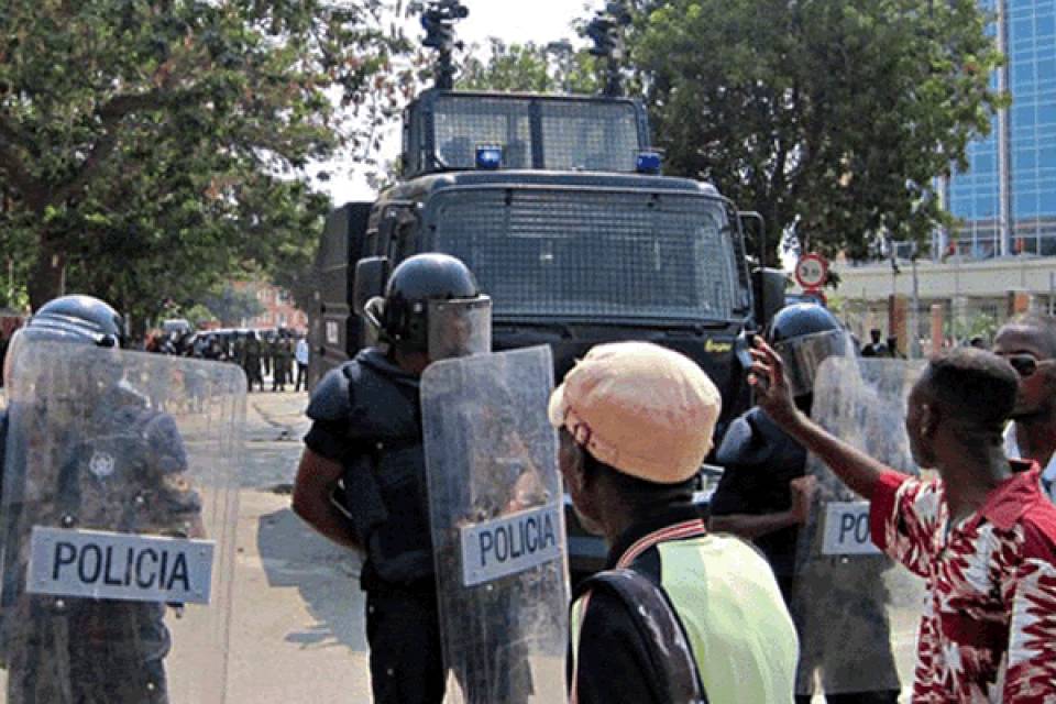 Eleições 2022: Polícia “pronta” para travar subversão apela à não permanência nos locais de voto