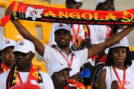 Adeptos angolanos frustrados com &quot;máfia&quot; na venda dos bilhetes para jogo com Argentina