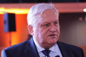 Futuro de África é juventude que deve ser educada &quot;com base na verdade histórica&quot; - embaixador russo