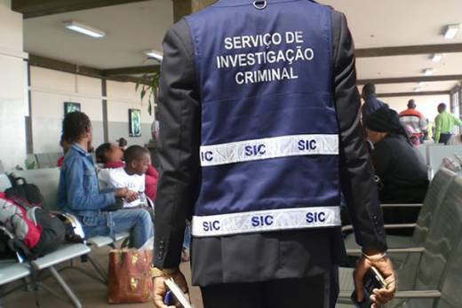 Angolana detida no aeroporto de Luanda com 35 cápsulas de cocaína