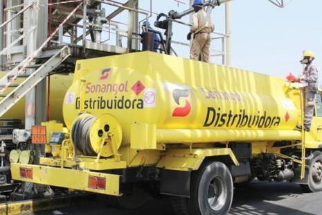 Angola poupa 3,2 milhões de dólares com oleoduto para Jet-A1 da Sonangol