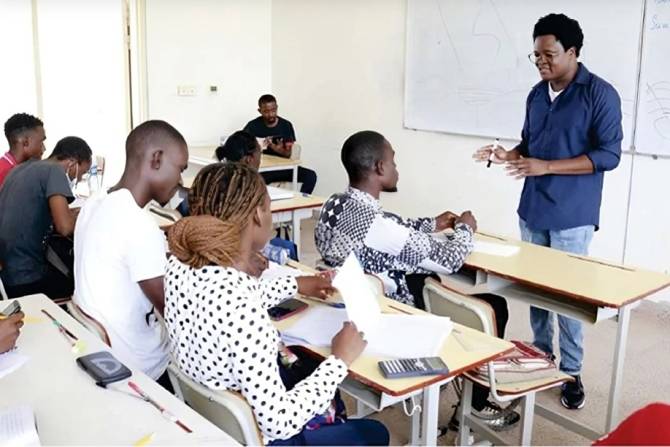 Sindicato dos Professores contesta concurso público e admite paralisação em setembro