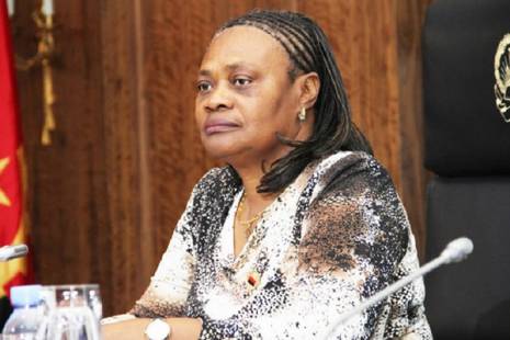 Governadora de Luanda pede desculpas aos citadinos pelos amontoados de lixo