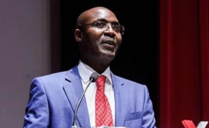 Saída de José Eduardo dos Santos da liderança do MPLA é fim da bicefalia - Rafael Marques