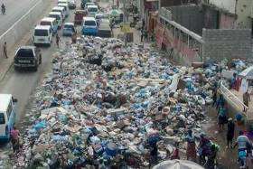 Amontoados de lixo em Luanda ameaçam saúde e incomodam moradores
