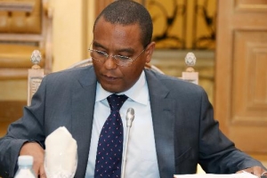 Governador do BNA lamenta atraso na apresentação do relatório de contas de 2016