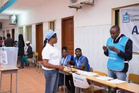 CNE diz que todas as assembleias de voto “estão em perfeito funcionamento” e “sem incidentes”