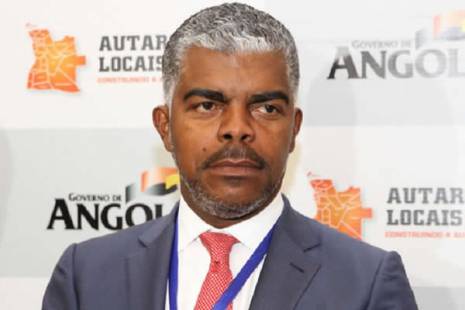 Justiça angolana investiga negócio de amigo do ministro dos Transportes com prédios