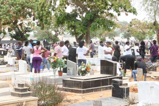 Covid-19: Governo de Luanda suspende romarias aos cemitérios no Dia de Finados