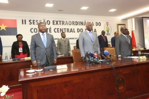 &quot;Bicefalia&quot; entre João Lourenço e Eduardo dos Santos &quot;pode ser perigosa&quot;
