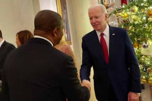 Visita de João Lourenço aos EUA é “passo importante” para política externa angolana - académico