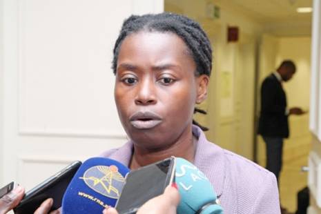 Oposição angolana diz que “ordens superiores” comandam imprensa pública, MPLA nega desigualdades