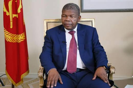 João Lourenço diz que estado de saúde de José Eduardo dos Santos "é preocupante"