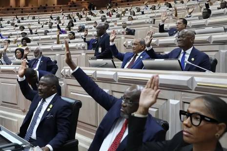 Lei contra “fake news” aprovada pelo parlamento é “politicamente necessária” – Governo