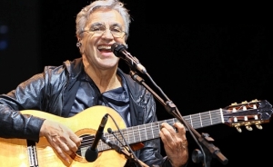 Caetano Veloso vai esgotar Coliseu do Porto