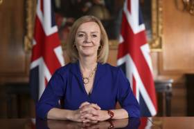 Liz Truss renuncia ao cargo de primeira-ministra do Reino Unido