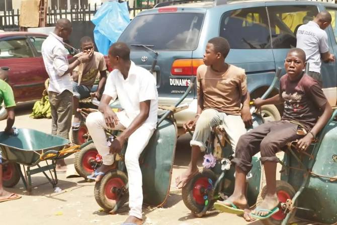 Angola assinala meio século de independência com orgulho na paz e promessas por cumprir