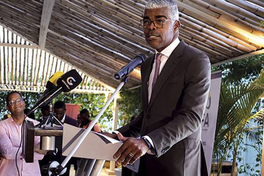 Angola quer ser fornecedor regional de formação na aviação civil