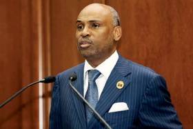 Grupo parlamentar do MPLA declara que não haverá destituição de João Lourenço