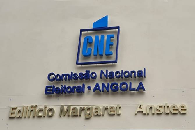 Composição da CNE angolana compromete eleição, diz instituto