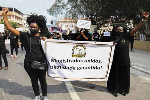 Juízes e procuradores angolanos protestaram contra más condições de trabalho e sociais