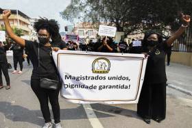Juízes e procuradores angolanos protestaram contra más condições de trabalho e sociais