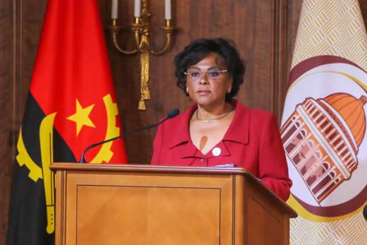 Deputados devem assegurar que leis contribuam para desenvolvimento inclusivo de Angola – Carolina Cerqueira