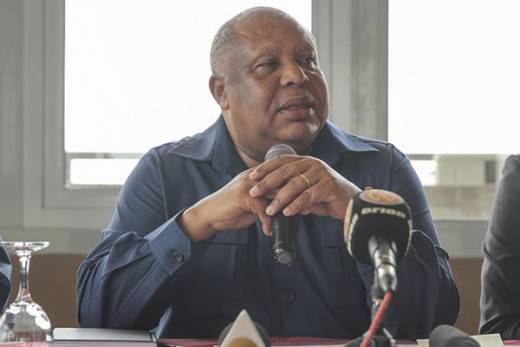 Higino Carneiro confirma interesse em concorrer à liderança do MPLA