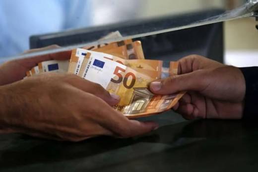Remessas dos angolanos em Portugal caíram 12% para 8,2 milhões no ano passado